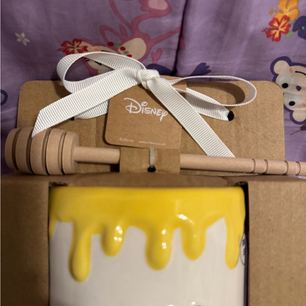 Disney Rae Dunn Winnie the Pooh Mug with spoon - Picture 3 of 7